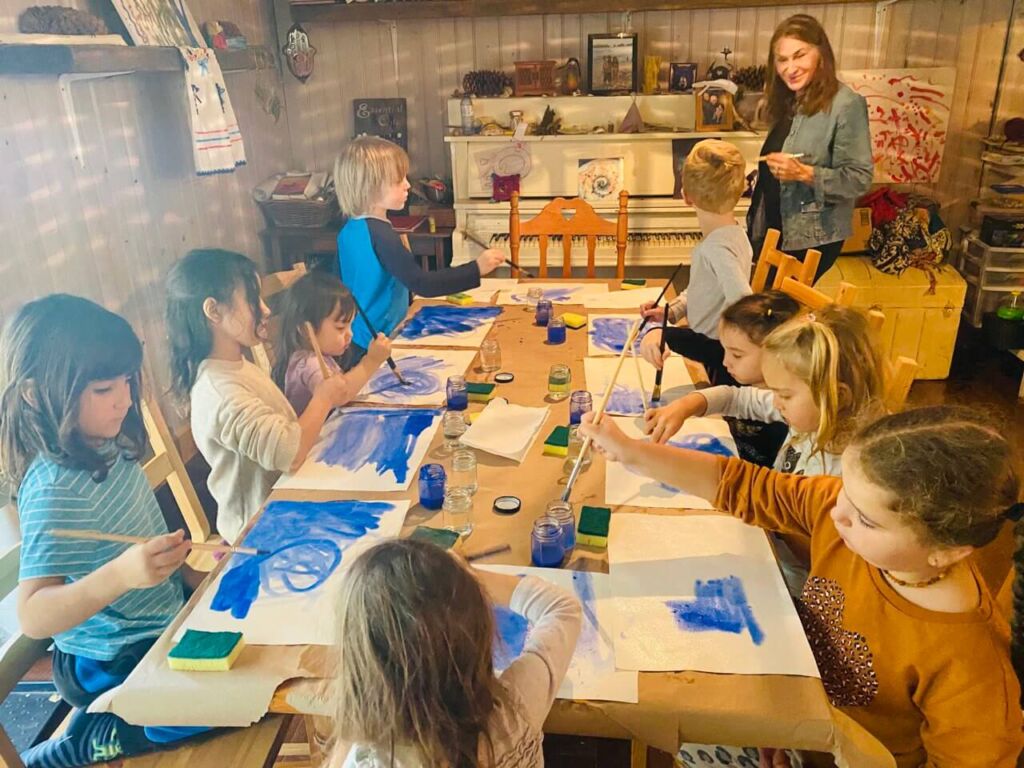 kids in art class